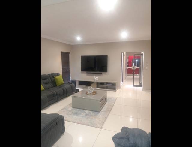 4 BEDROOM HOUSE FOR SALE IN THREE RIVERS EAST